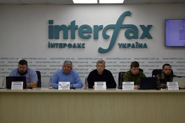 Ukrainian volunteers face problem of bringing humanitarian aid into country – experts